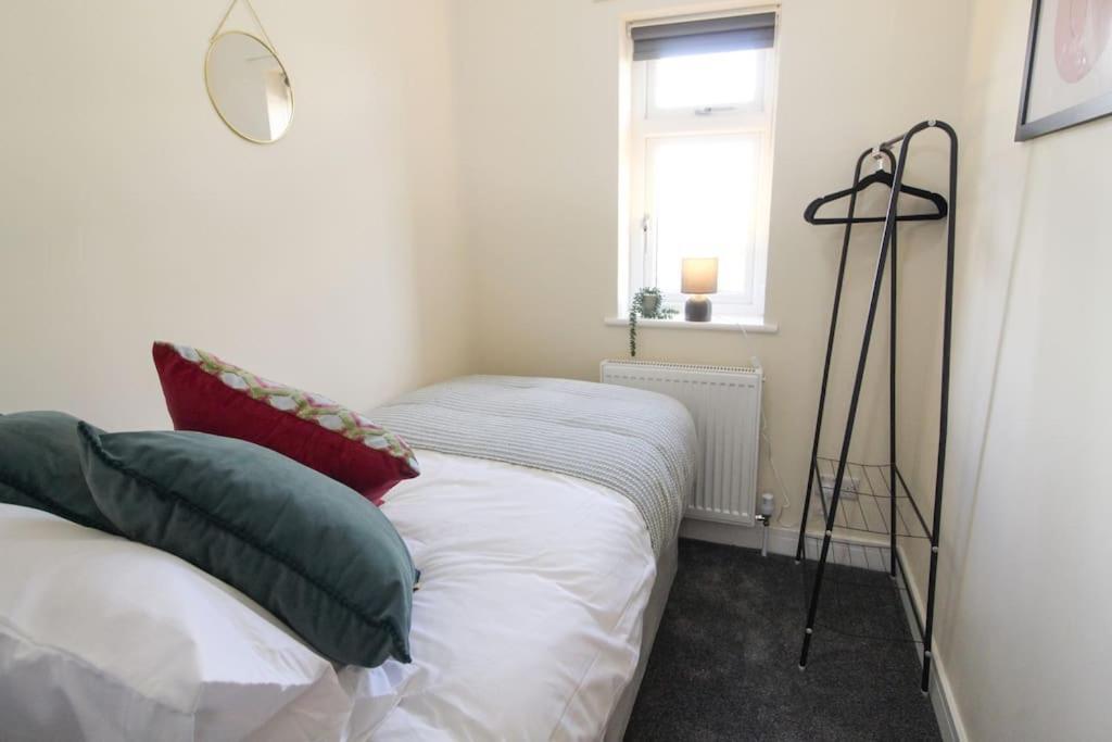 Modern 3 Bed, Contractors Welcome, Bradford Holiday home Bradford (West Yorkshire)