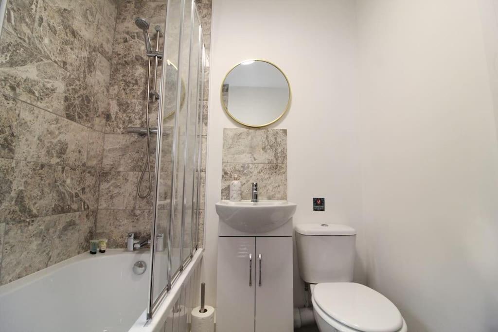 Holiday home Modern 3 Bed, Contractors Welcome, Bradford Bradford (West Yorkshire)